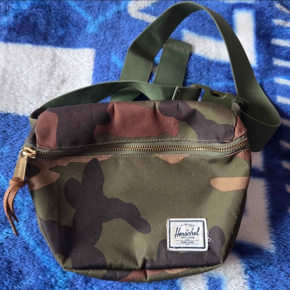 #55 - Herschel Supply Company Green Camo Belt Bag